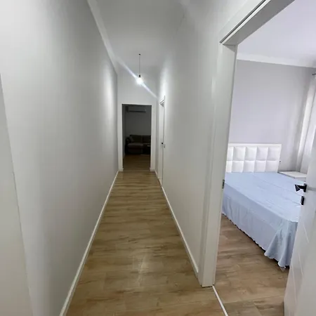 Avi 2 Apartment